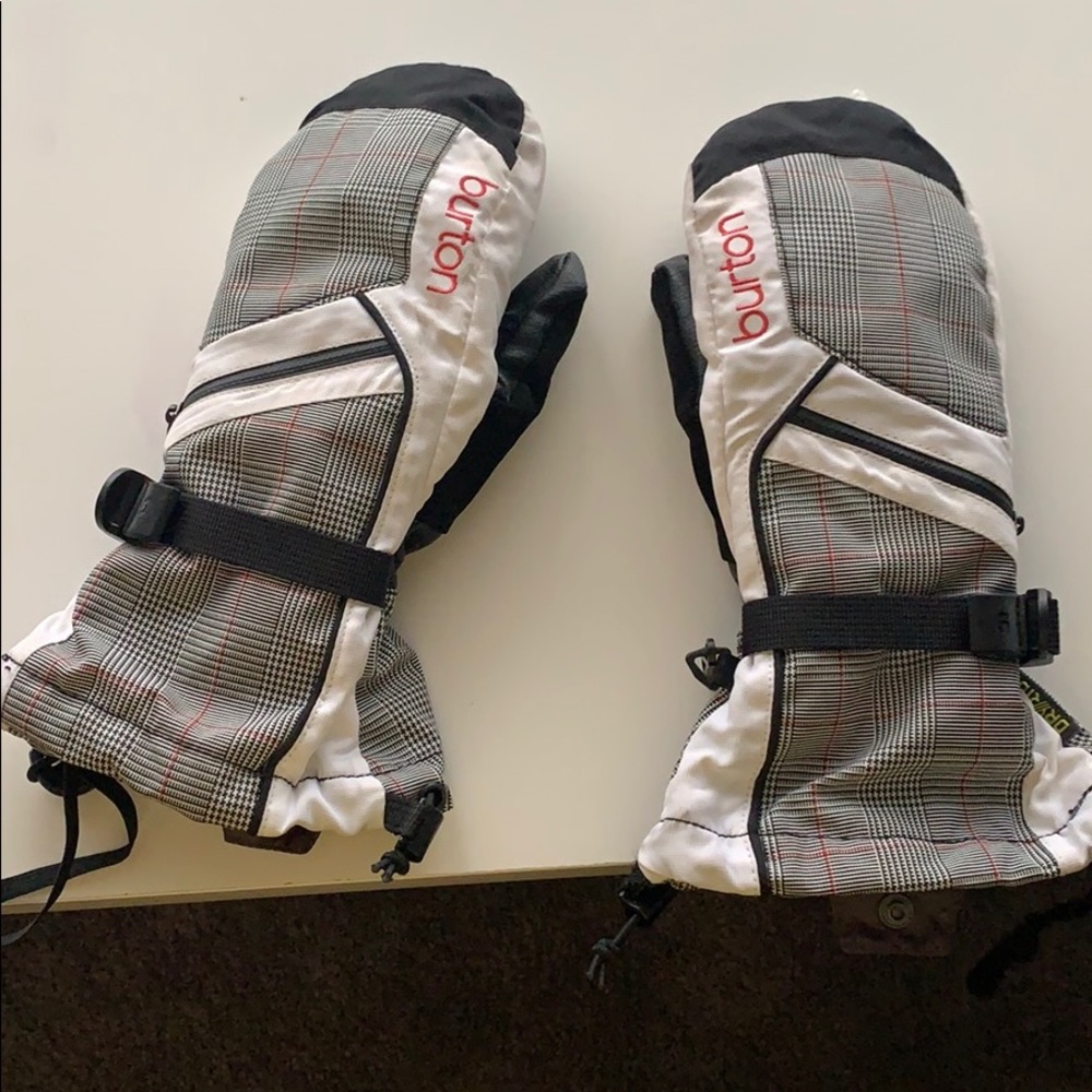 Burton mittens